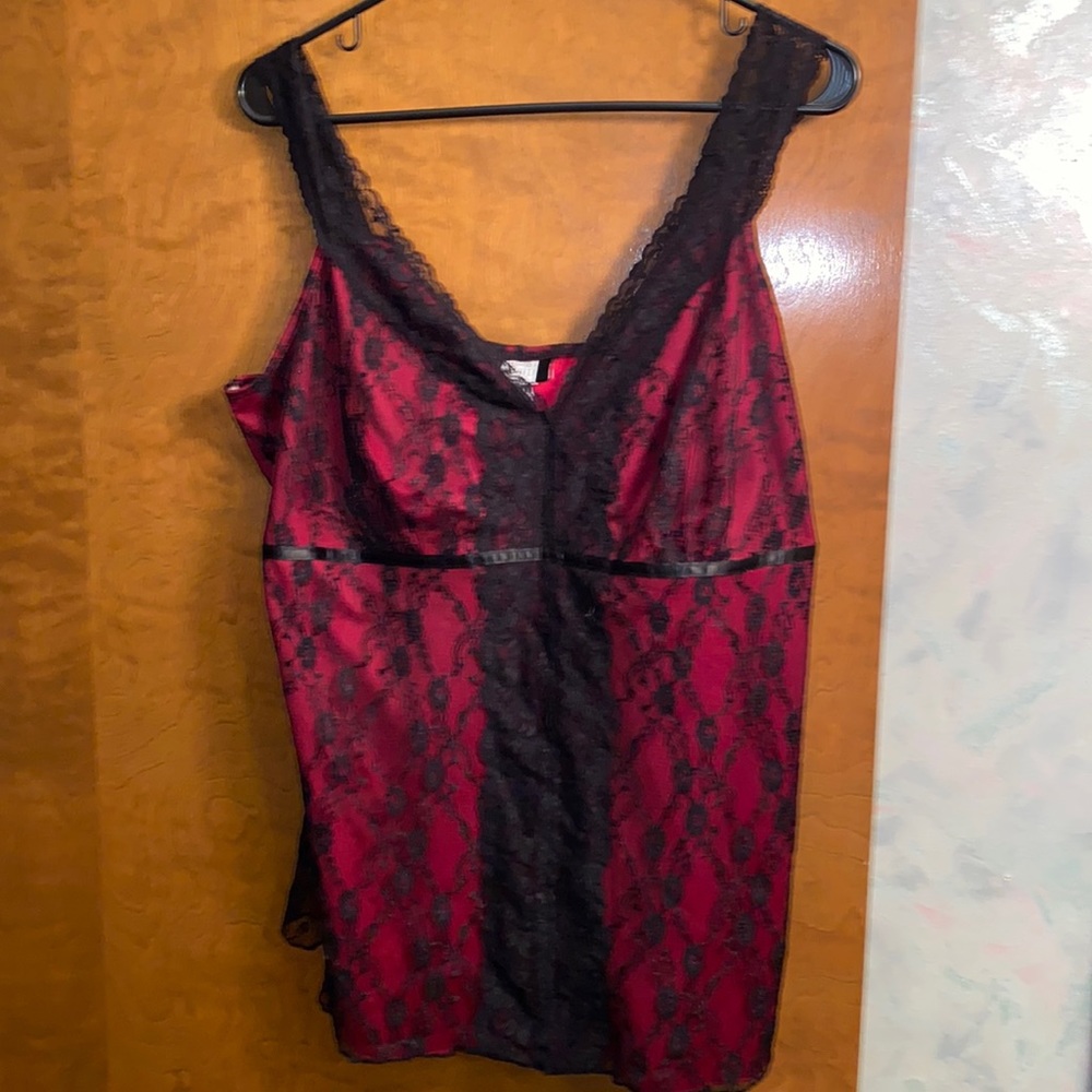 Size 18W lace tank
